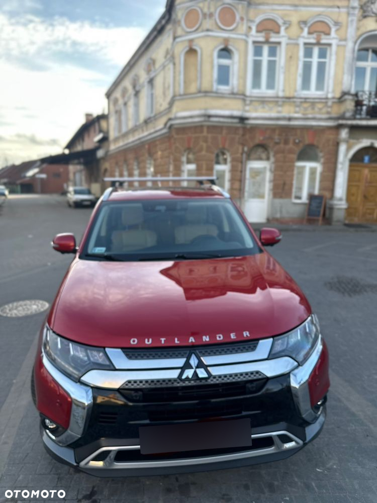 Mitsubishi Outlander 2.0 Instyle + 4WD CVT - 2