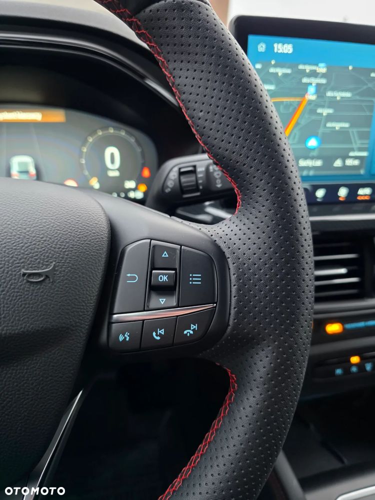 Ford Focus 1.0 EcoBoost mHEV ST-Line X - 32