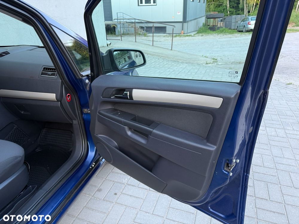 Opel Zafira 1.6 Enjoy - 25