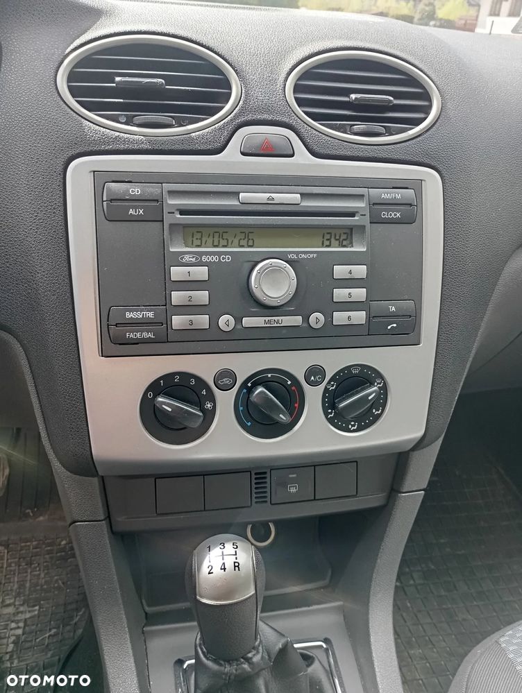 Ford Focus 1.6 Ambiente - 9