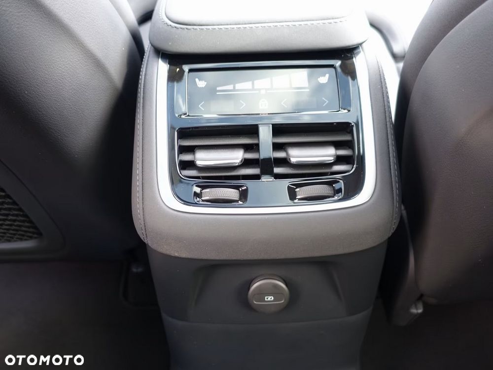 Volvo XC 90 T8 AWD Plus Dark - 24