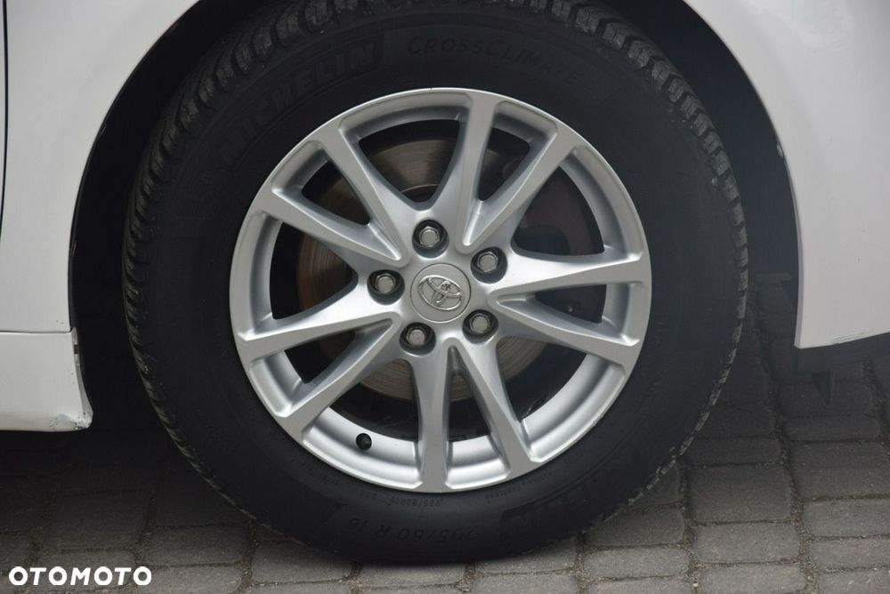 Toyota Avensis - 11