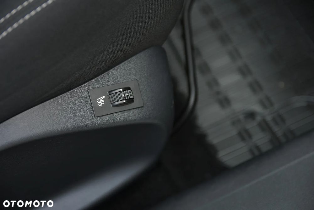 Peugeot 208 - 20