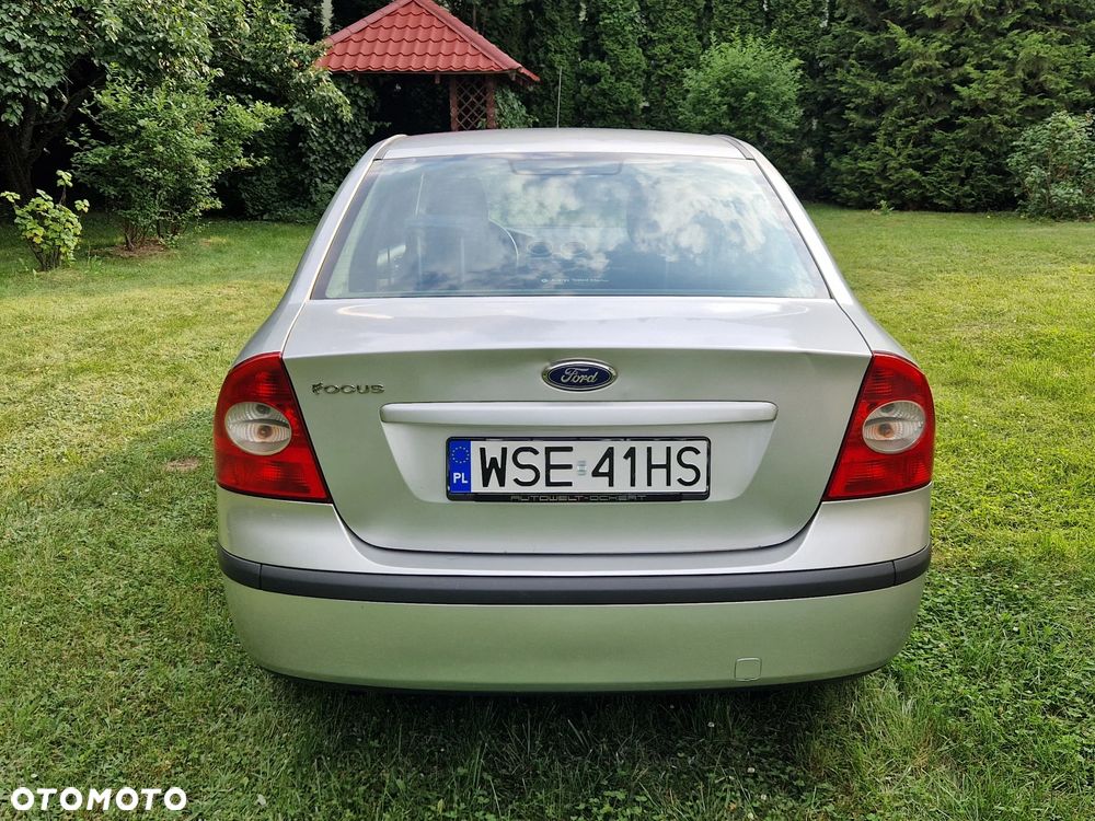 Ford Focus 1.6 Ambiente - 10