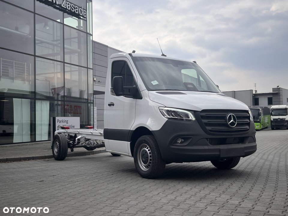 Mercedes-Benz Sprinter - 2