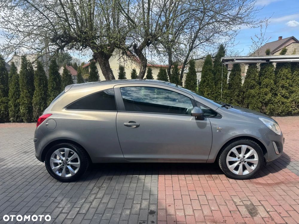 Opel Corsa 1.4 16V 150 Jahre - 4