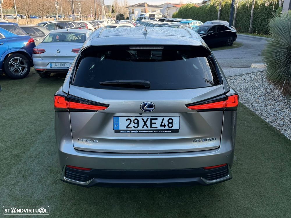 Lexus NX 300h Executive+ - 12