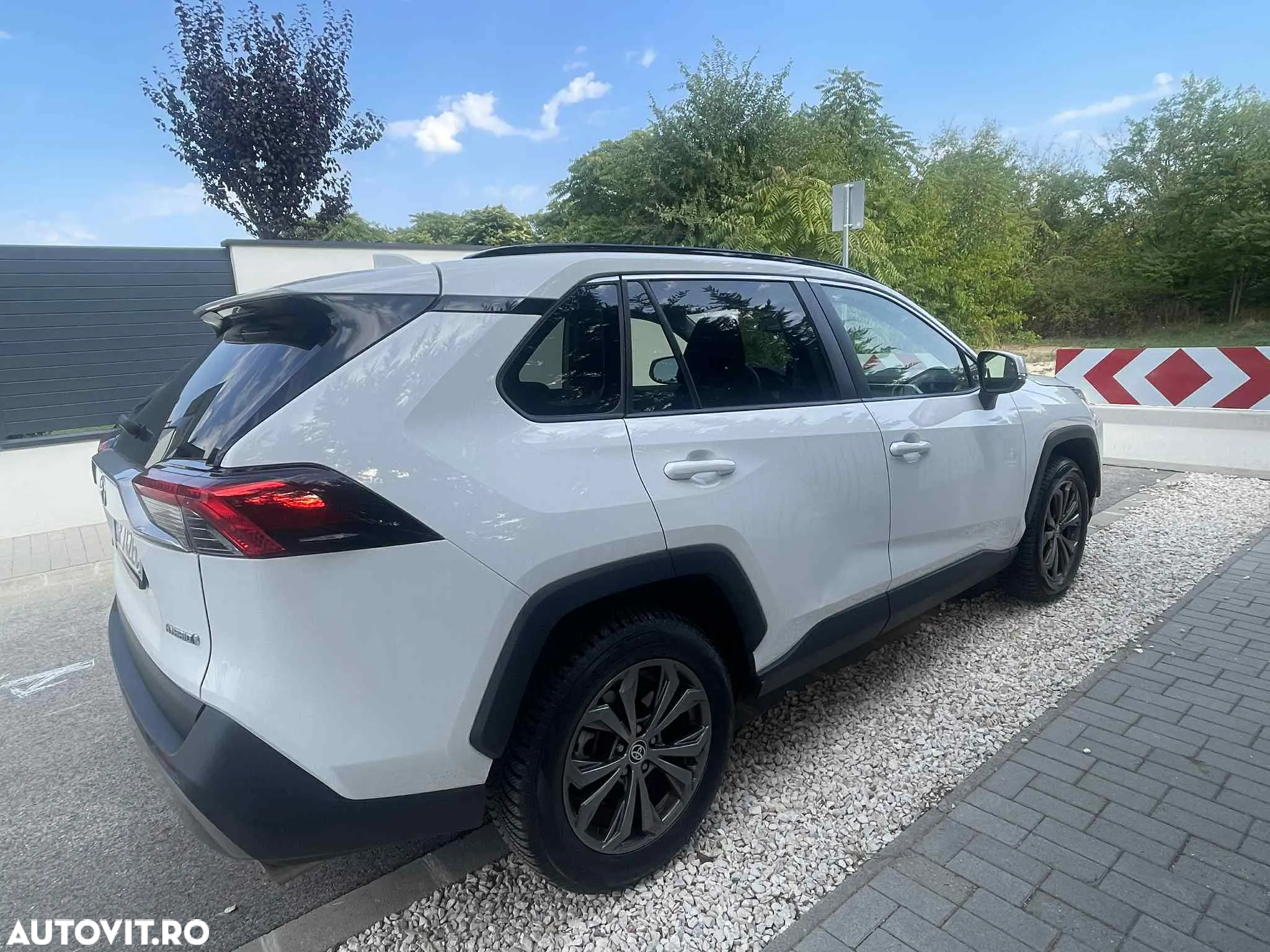 Toyota RAV4 2.5 Hybrid VVT-iE 4x2 Dynamic - 2