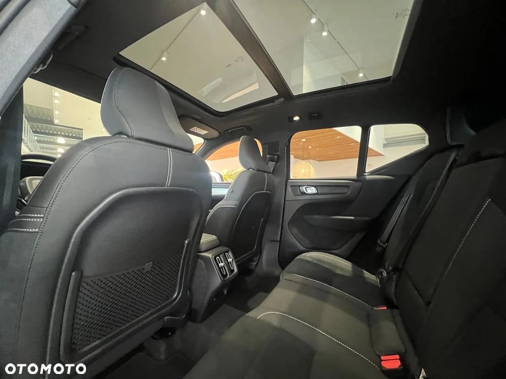 Volvo XC 40 B4 AWD Ultimate Dark - 30