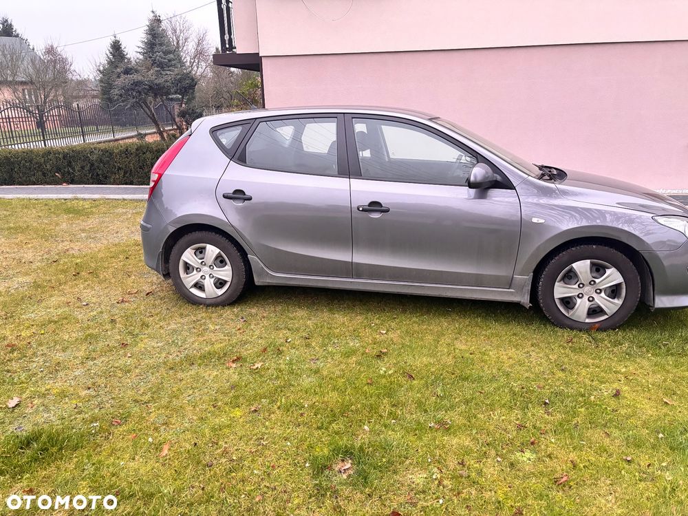 Hyundai i30 1.4 Base + - 3