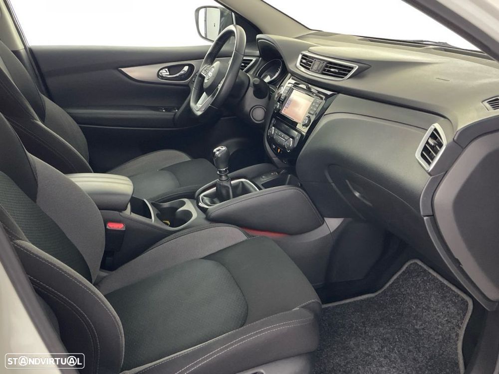 Nissan Qashqai 1.5 dCi N-Connecta - 21