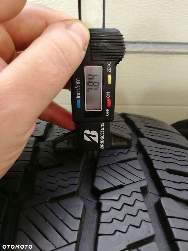 Opony zimowe 215/60 R 17C Michelin Agilis Alpin - 2