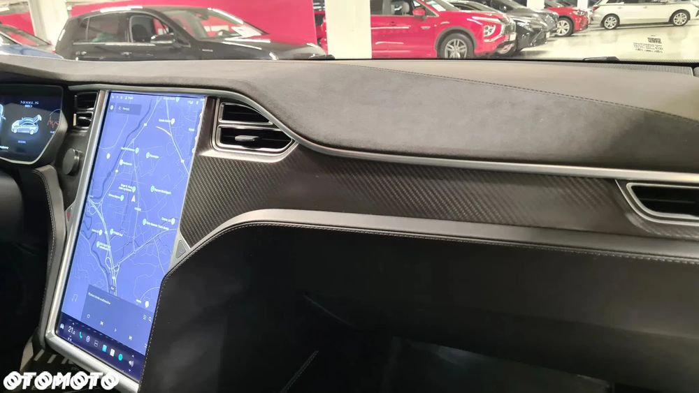 Tesla Model S - 21