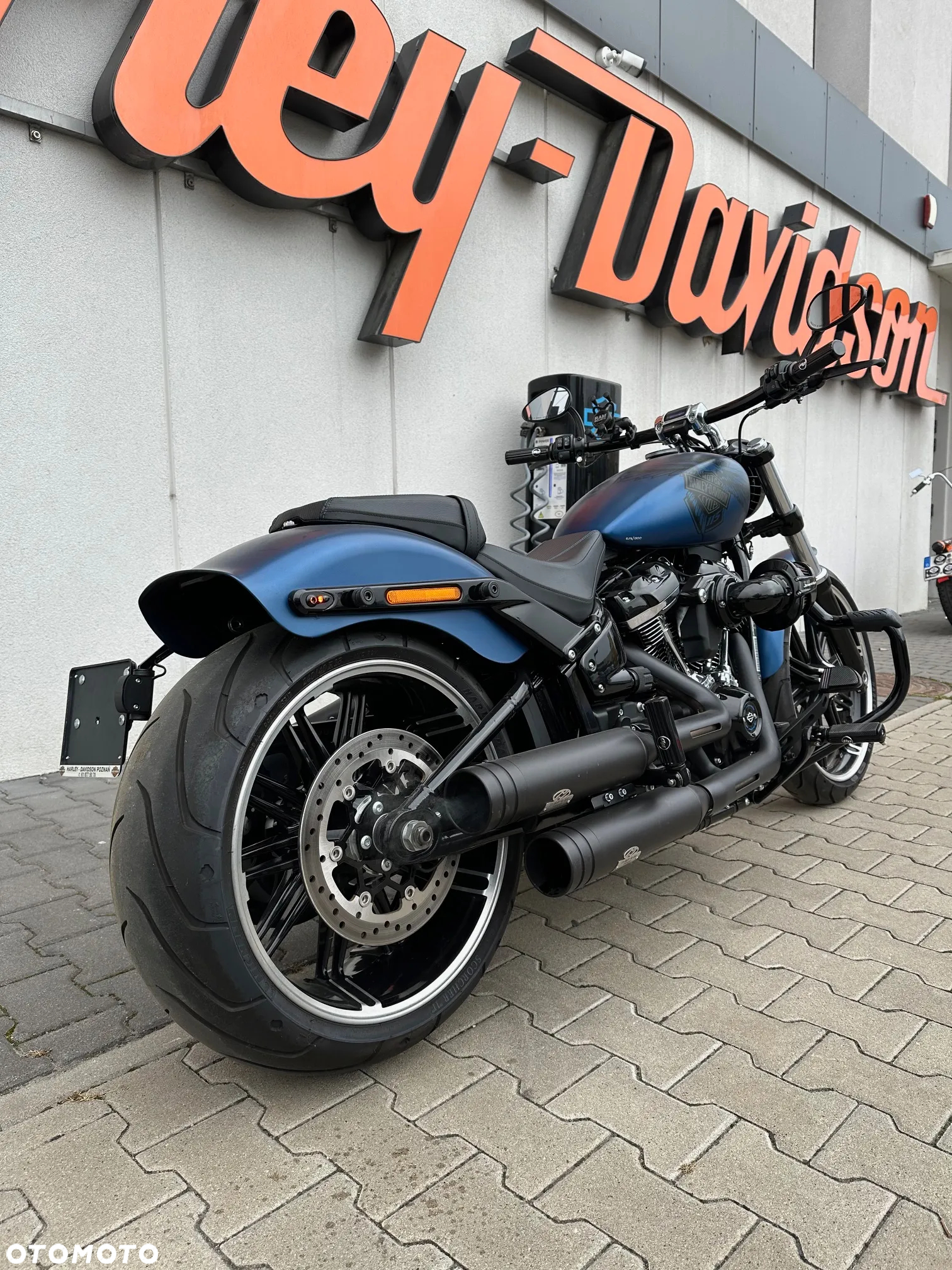 Harley-Davidson Softail Breakout - 9