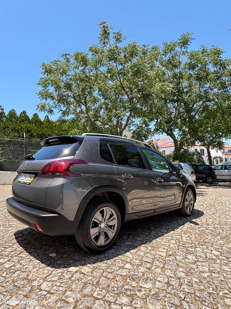 Peugeot 2008 1.2 PureTech Signature - 4