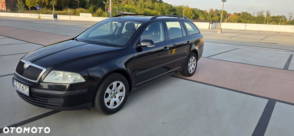 Skoda Octavia 1.6 Combi Ambiente - 3
