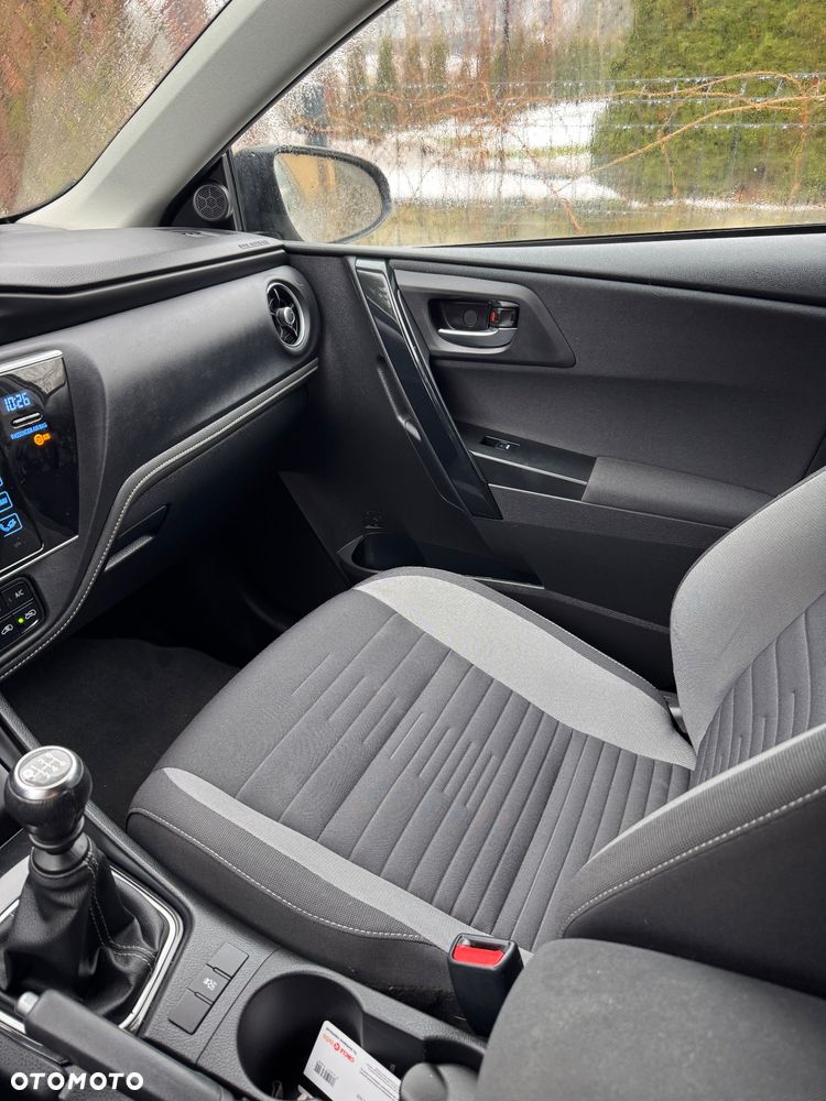 Toyota Auris 1.6 Premium - 15
