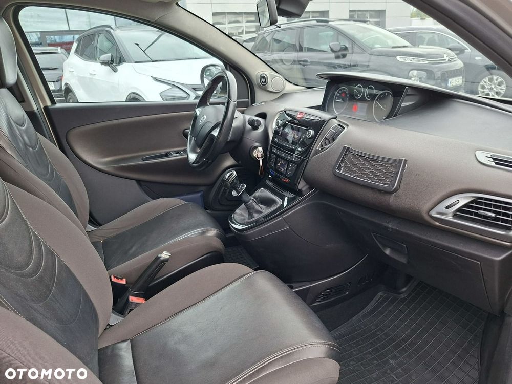 Lancia Ypsilon - 28