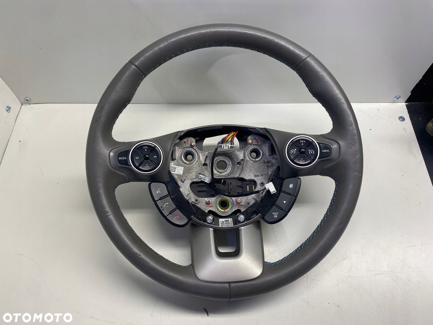 KIA SOUL II KIEROWNICA SKÓRA MULTIFUNKCJA 56110B2971 - 1