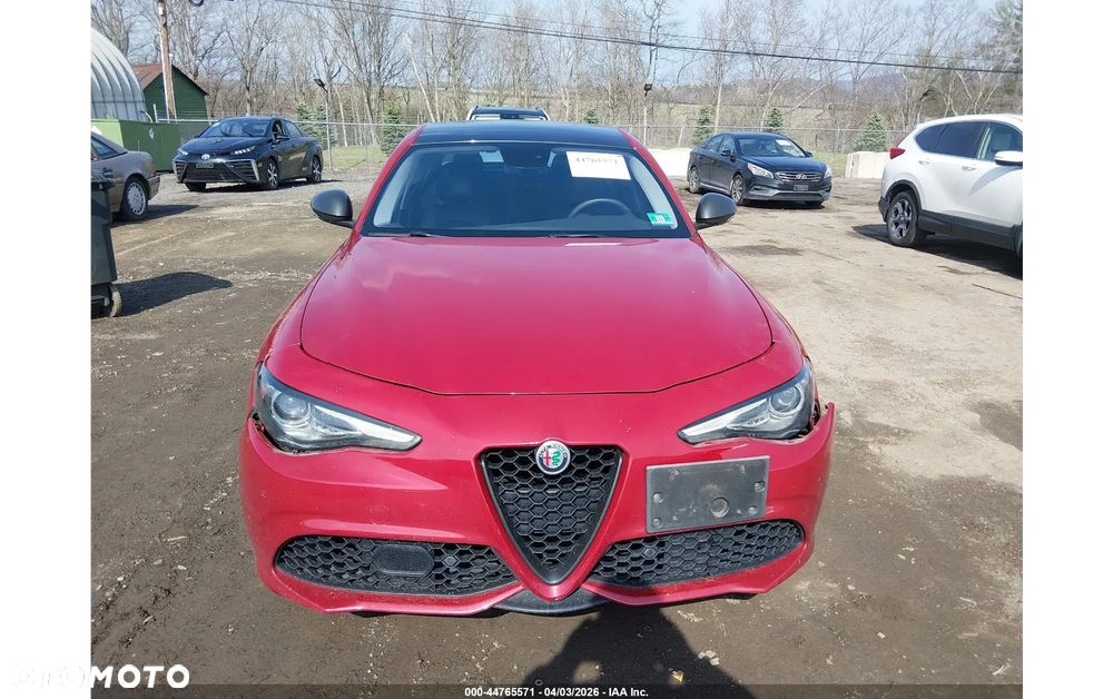 Alfa Romeo Giulia - 5