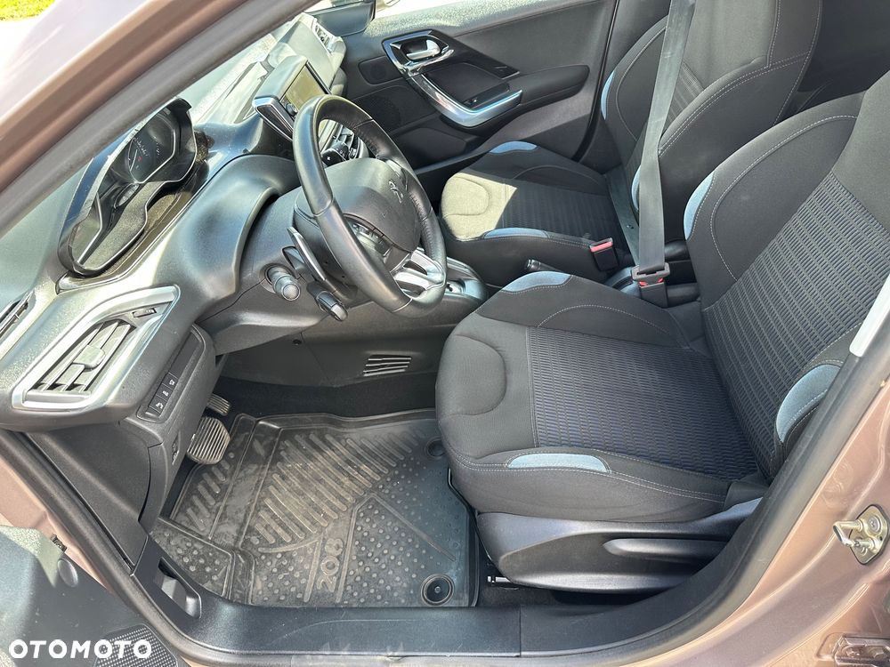 Peugeot 208 e-HDi FAP 92 EGS6 Stop&Start Allure - 11