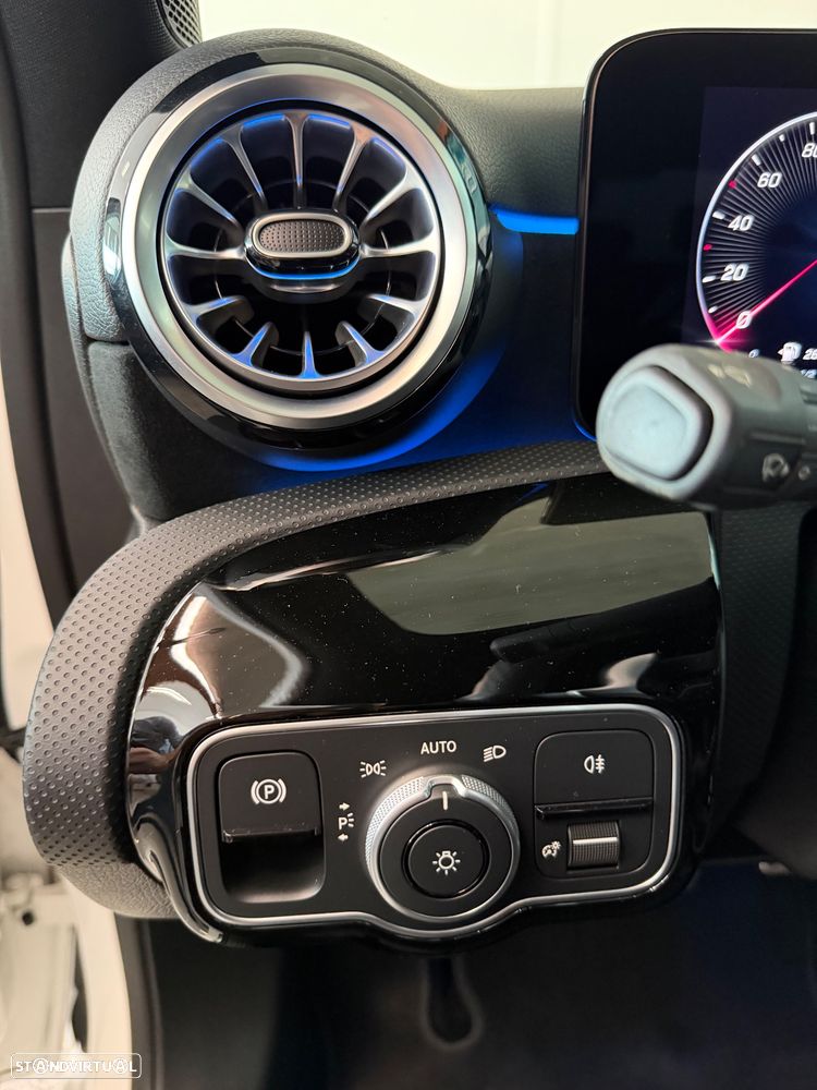 Mercedes-Benz A 200 d 8G-DCT AMG Line - 12
