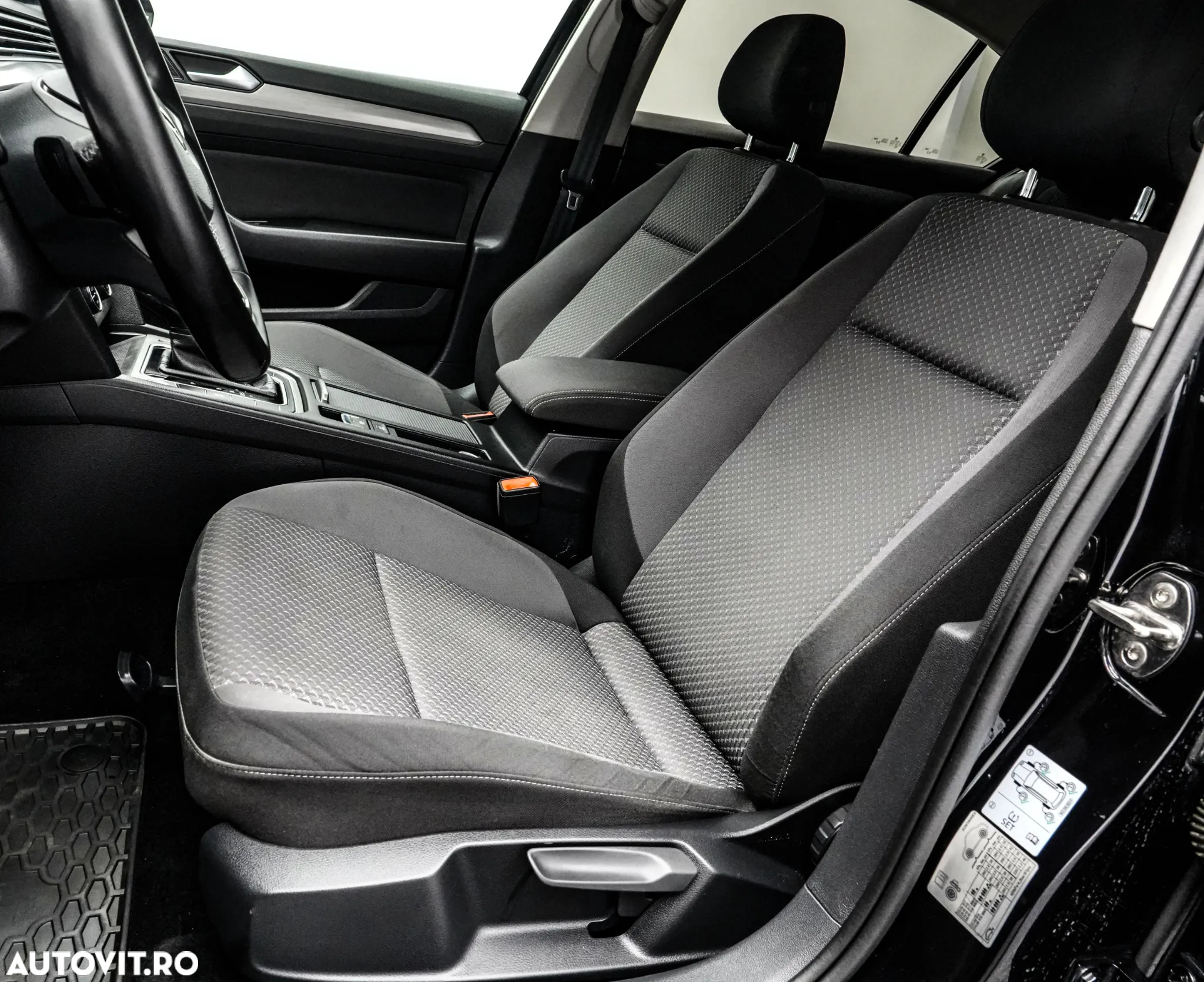 Volkswagen Passat 2.0 TDI DSG Comfortline - 14