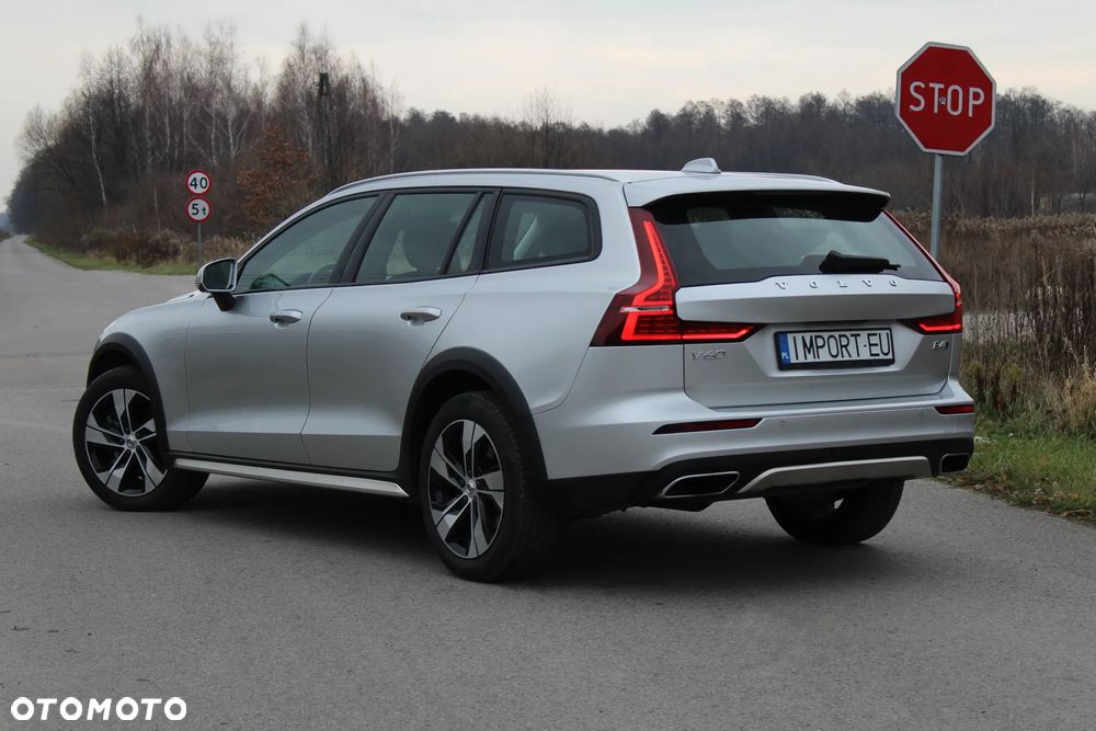 Volvo V60 Cross Country B4 D AWD Geartronic - 2