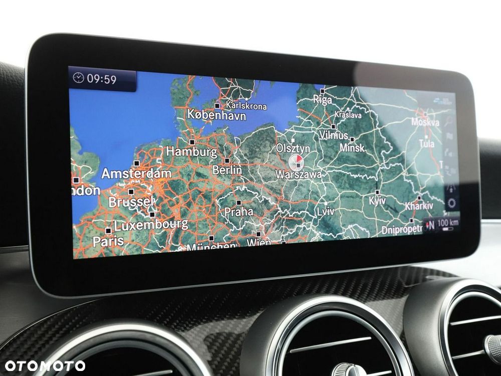 Mercedes-Benz Klasa C 300 9G-TRONIC AMG Line - 26