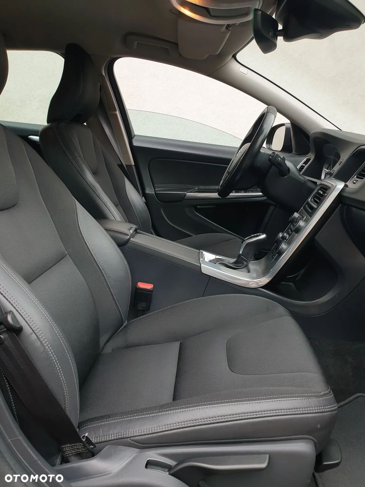 Volvo V60 D3 Geartronic Linje Svart - 33