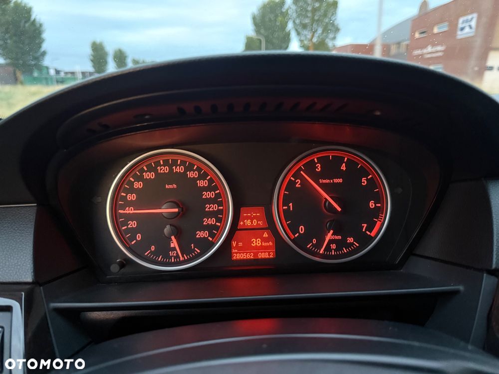 BMW Seria 5 523i - 13