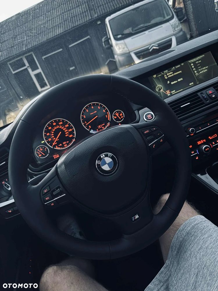 BMW Seria 5 535i xDrive - 13
