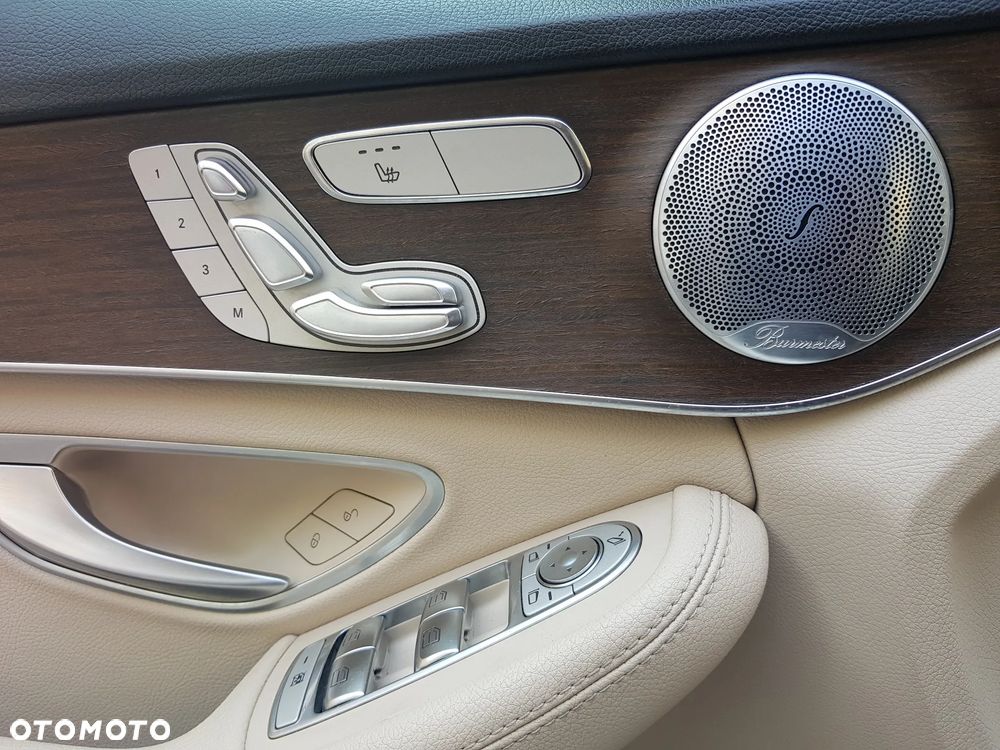 Mercedes-Benz Klasa C 300 4Matic 9G-TRONIC Exclusive - 25