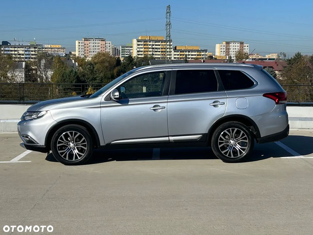 Mitsubishi Outlander 2.2 DI-D 4WD Automatik Intense - 4