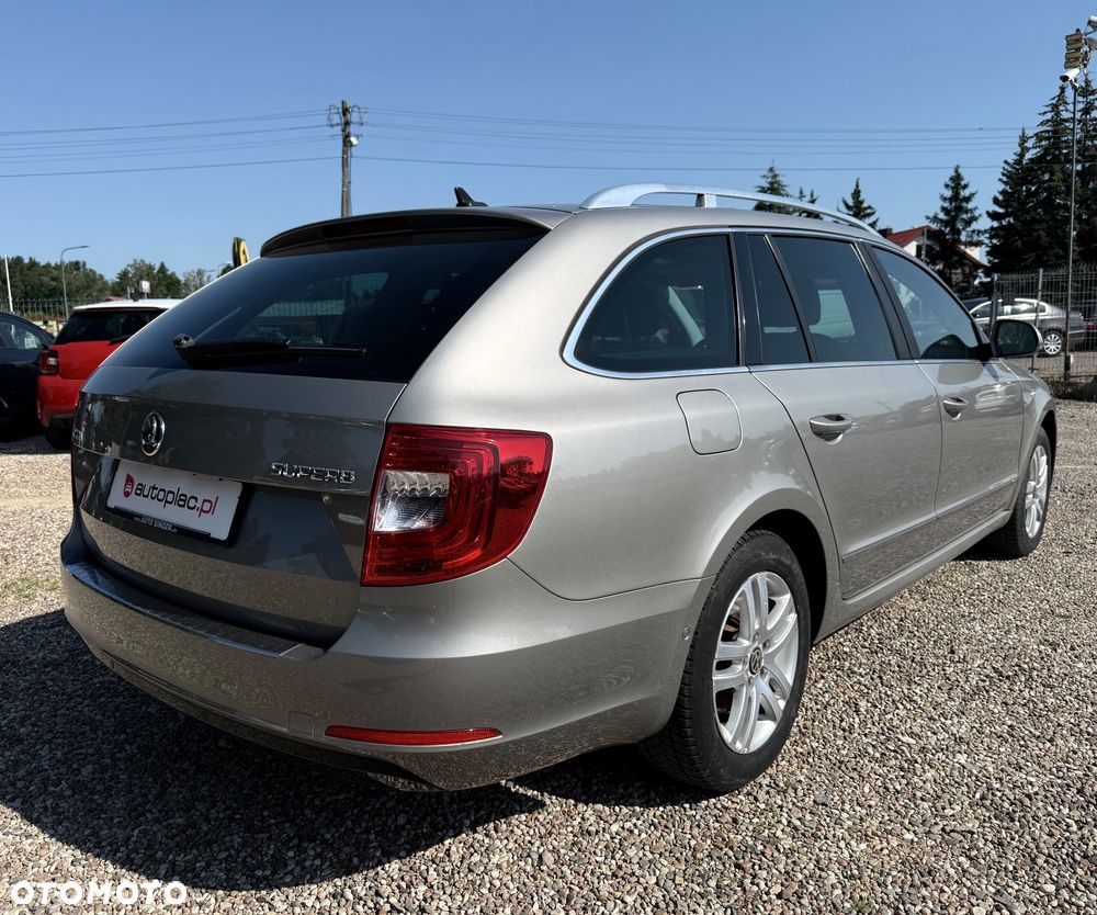 Skoda Superb 2.0 TDI Business - 8