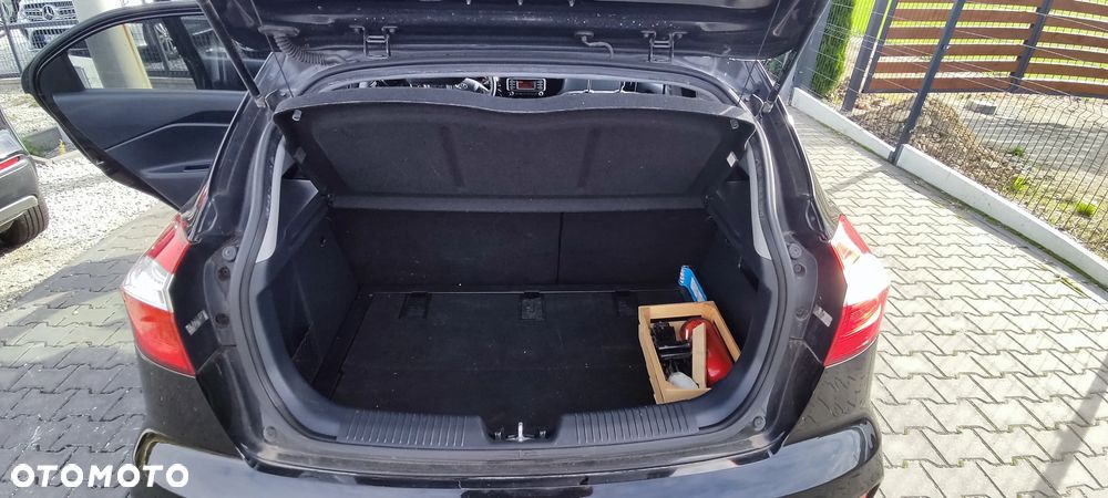 Kia Rio 1.2 Attract - 28