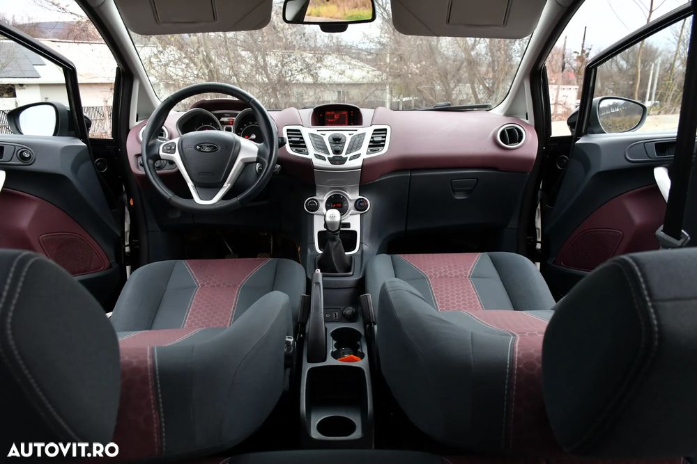 Ford Fiesta 1.4 Ghia - 20