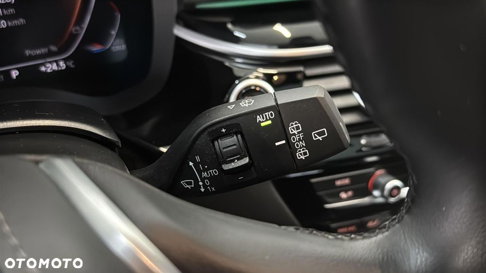 BMW Seria 5 520d xDrive mHEV - 31