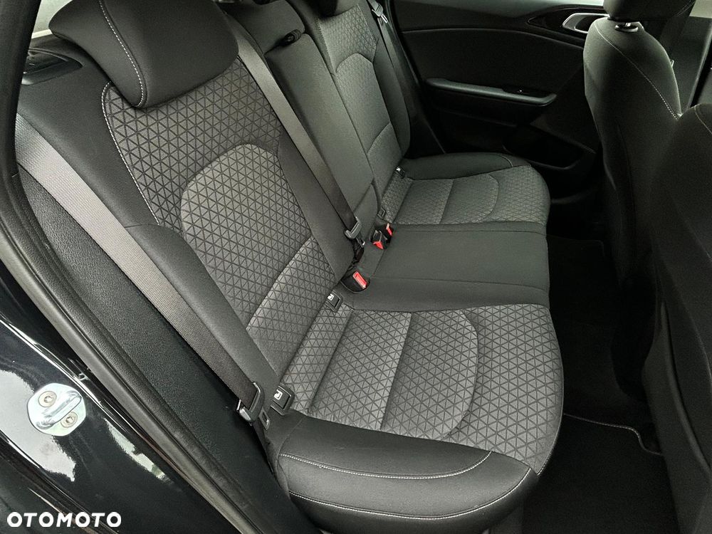 Kia Ceed - 16