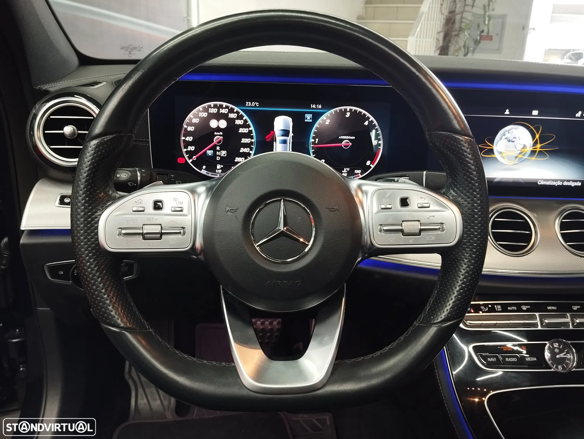 Mercedes-Benz E 220 d Avantgarde - 28