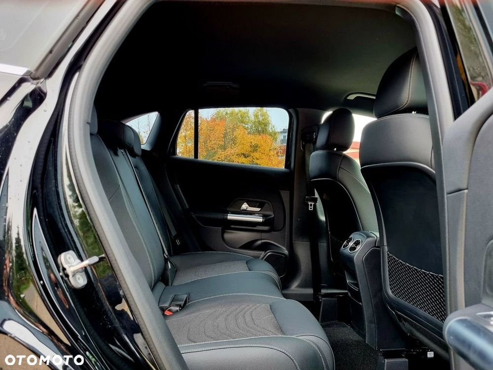 Mercedes-Benz GLA 200 d - 12