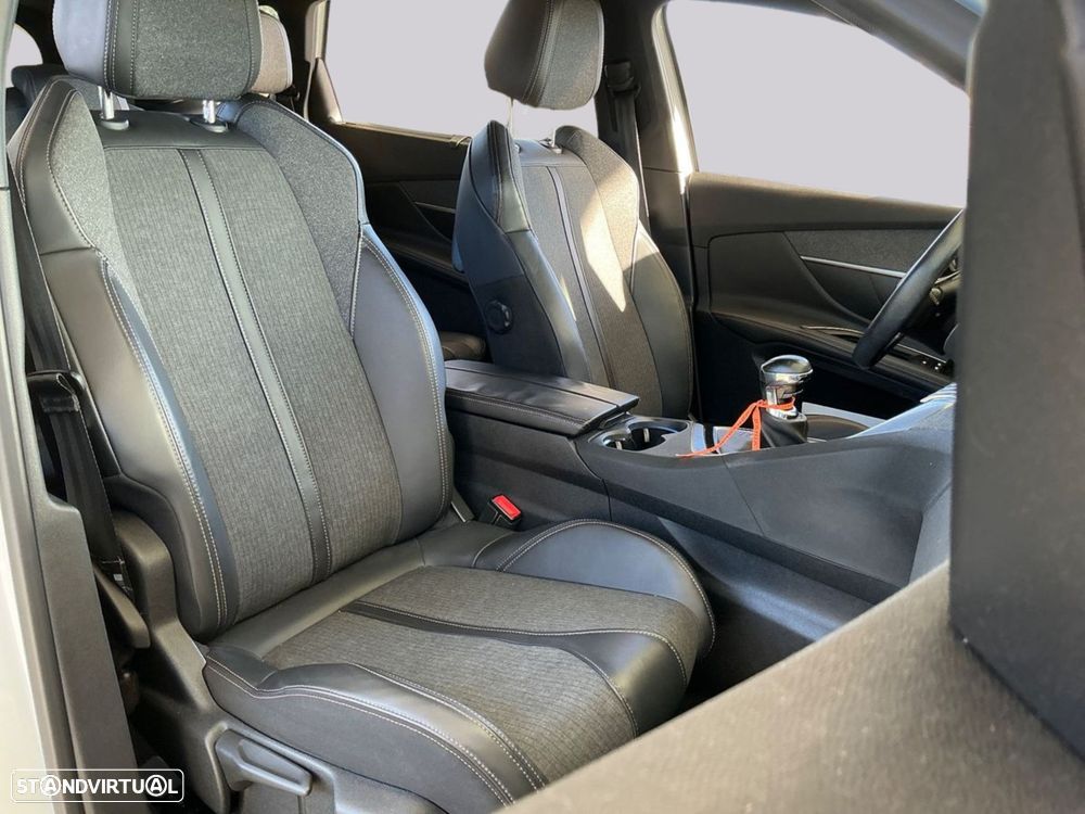 Peugeot 5008 - 9