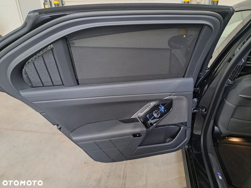BMW i7 105.7kWh xDrive60 - 17