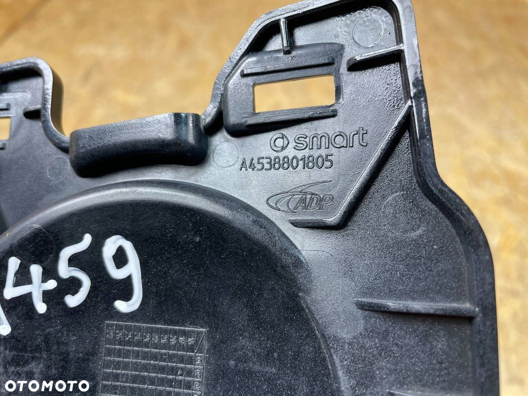 RAMKA KRATKA ZAŚLEPKA HALOGENU PRAWA PRZÓD SMART FORTWO 453 A4538801805 14- - 9