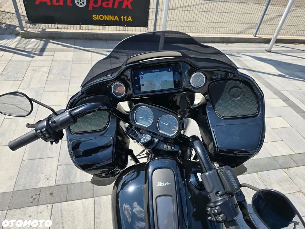 Harley-Davidson Touring Road Glide - 24