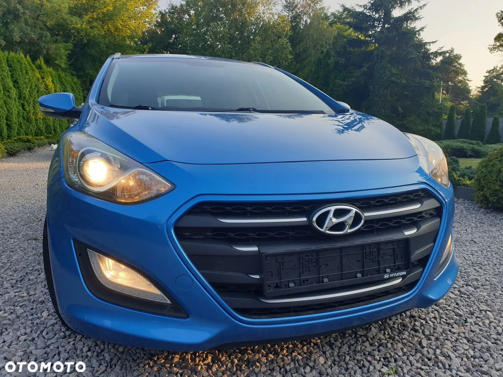 Hyundai i30 blue Kombi 1.4 Classic Navigation - 2