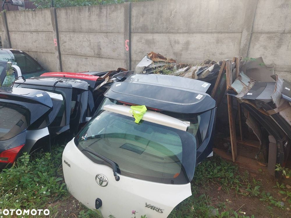 KOMPLETNY TYŁ KLAPA ZDERZAK LAMPA TYŁ TOYOTA YARIS II 068 HB 5D - 24