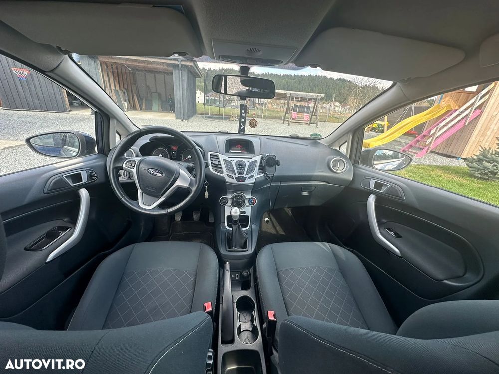 Ford Fiesta - 2