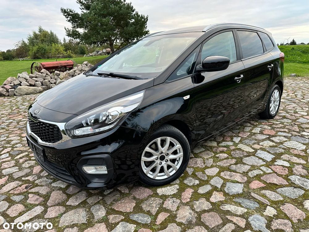 Kia Carens - 1