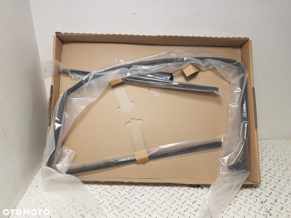 NOWY ORYGINALNY KOMPLET USZCZELEK DRZWI PRAWYCH PRZEDNICH REANULT KANGOO II 2 08-21 803300181R - 2